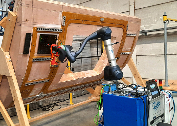 Een project dat loopt bij SAM XL is het Fokker Cobot Drilling Project. Hierbij gaat een cobot op een AMR langs een vliegtuig om gaten te boren.