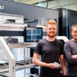 Wouter (l) en Jan Segers hebben met de nieuwe BMO Platinum 50 Sideloader het aantal spindeluren verdubbeld.