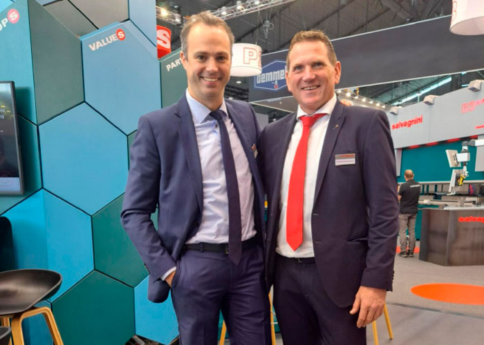 Ferdinand Bauhuis (rechts) is sales manager Nederland bij Salvagnini geworden. Samen met verkoopmanager Christian Bunse van Salvagnini Duitsland, heeft hij al diverse succesvolle projecten in Nederland mogen doen.