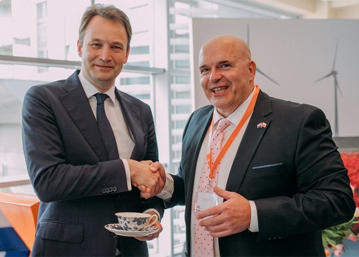 Geoffrey van Leeuwen, tot en met afgelopen weekend tijdelijk Minister voor Buitenlandse Handel en Ontwikkelingssamenwerking, en Manuel Villena, CEO Nolte Mezzanine.