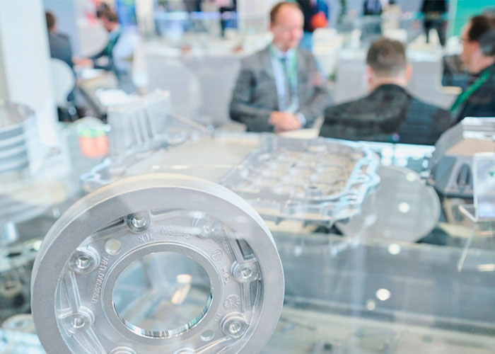 De exposanten op Aluminium 2024 tonen de innovatieve oplossingen die aluminium mogelijk maken in de autoproductie, machinebouw, bouw en engineering, lucht- en luchtruim, elektronica, verpakking en transport.