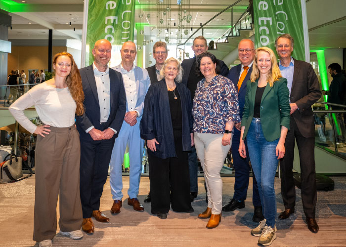 V.l.n.r. Stephanie Schuitemaker (CMI), Gerard Wyfker (Metaalunie) Harold de Graaf (NRK), Harald Tepper (Philips), Diana De Graaf (CMI), Martin van Dord (NRK), Jeanette Levels (Circonnect), Robert van Beek (FME), Iris Grobben (Circonnect) en Pieter van Os (Circonnect).