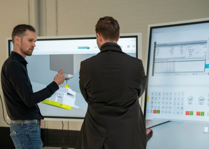 In het centrum worden jaarlijks maximaal 500 CNC-technici getest en waar nodig bijgeschoold.