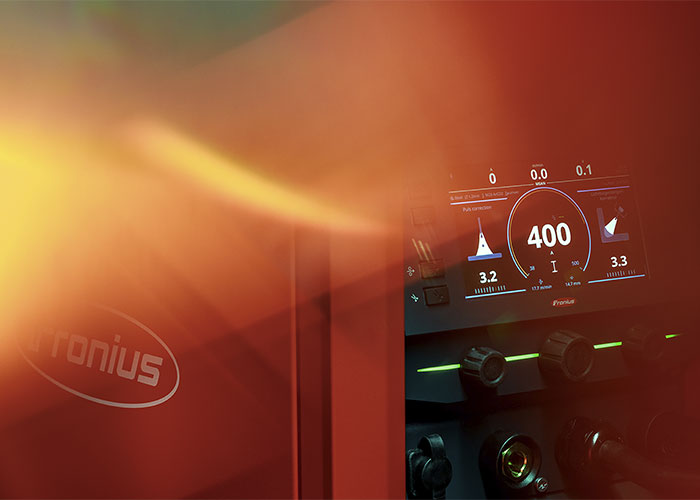 Gebruiksvriendelijkheid en de hoogste naadkwaliteit worden perfect gecombineerd in de nieuwste MIG/MAG-handlastoorts van Fronius, die voor het eerst op de beurs wordt gepresenteerd. Bezoekers kunnen het volgende niveau van precisie ervaren in de live lasstations.
