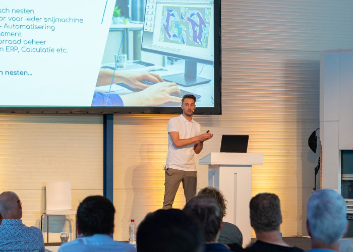 NEXT 2025 is een evenement van demonstraties, presentaties en discussies met volop ruimte om in gesprek te gaan met vakgenoten, leveranciers en specialisten.