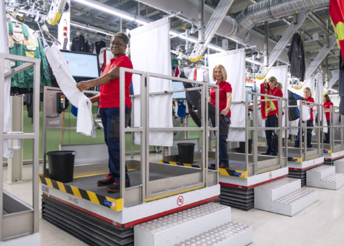 Momenteel vertrouwen meer dan 200.000 klanten actief in de industrie, handel, ambacht en gastronomie op de service van Mewa.