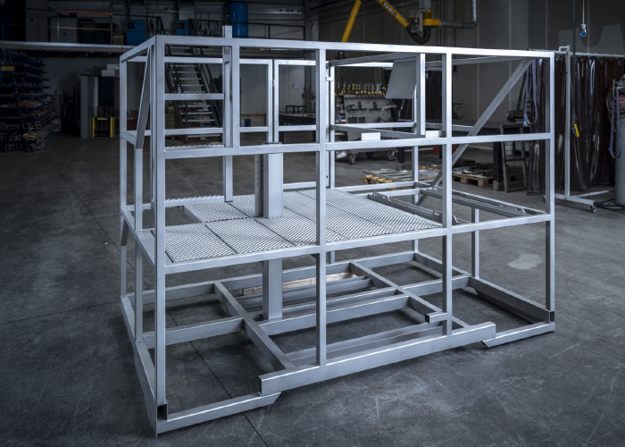 De kernactiviteiten zijn het snijden, kanten en lassen van staal, RVS en aluminium, met alle bijkomende bewerkingen. Daarmee worden onderdelen en halffabricaten geproduceerd voor zowel klein als groot constructiewerk.