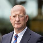 FME-voorzitter Theo Henrar: “Nederland heeft geen tijd voor politieke spelletjes. We zitten midden in geopolitieke spanningen, torenhoge energieprijzen, een stikstofcrisis en een zorgsysteem dat onder druk staat.