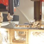 Het hart van de Giga Laser Next is een unieke configuratie van vier gesynchroniseerde laserkoppen die gelijktijdig op hetzelfde onderdeel werken.