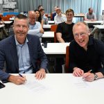 Jos Kleiboer (links), directeur Beleid Koninklijke Metaalunie, en Marco Workel, algemeen directeur FME: “Deze CSRD-tool is een beproefd hulpmiddel dat overzicht geeft én aan de regels voldoet.”