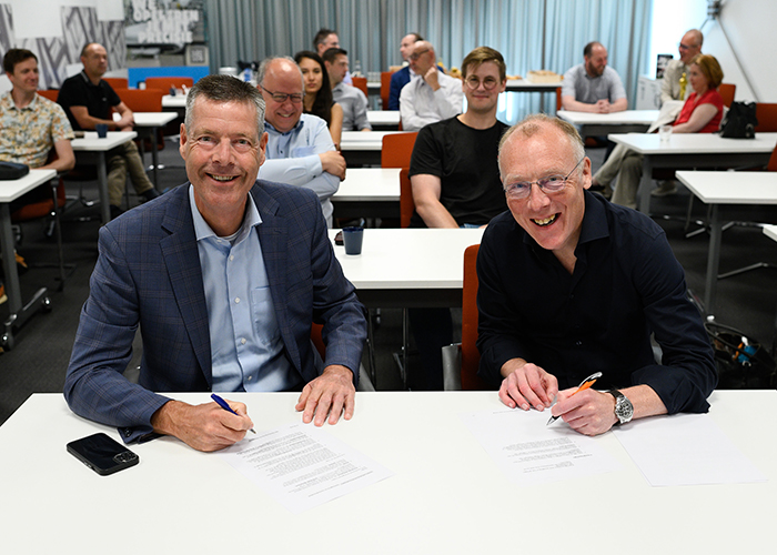 Jos Kleiboer (links), directeur Beleid Koninklijke Metaalunie, en Marco Workel, algemeen directeur FME: “Deze CSRD-tool is een beproefd hulpmiddel dat overzicht geeft én aan de regels voldoet.”