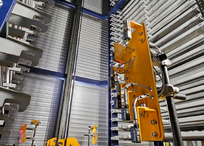 Of het nu gaat om toegang tot elk materiaal, het vrijmaken van productieruimte of het vergroten van flexibiliteit — de systemen van Baumalog zorgen voor productie met hoge efficiëntie en prestaties.