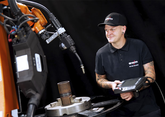EWM biedt complete systemen inclusief hoogwaardige lasapparaten, componenten, toortsen, verbruiksartikelen en accessoires voor handmatige en geautomatiseerde toepassingen.