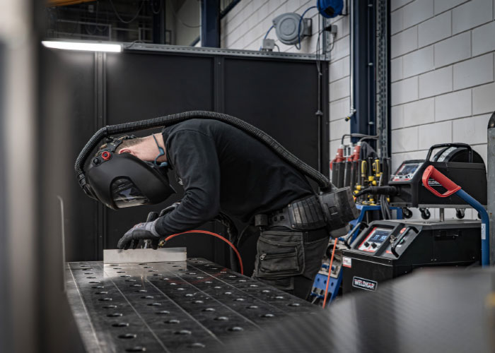 In totaal zijn nu vijf Weldkar handlaser lasmachines met 2000 W vermogen operationeel. Dat is ruim voldoende voor de bulk die bij Van Bussel wordt verwerkt: RVS met een dikte van 1 tot 6 mm.