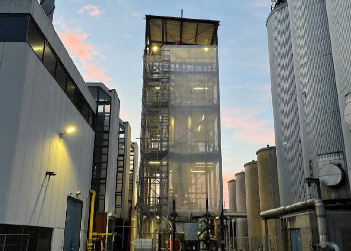 Na eerdere tests, pilots en demo’s wordt de installatie bij Kingspan Unidek de eerste commerciële en operationele toepassing van ijzerbrandstof in een industriële setting.