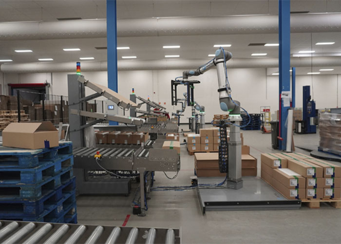 Deze cobot vervult het werk van twee fte’s.