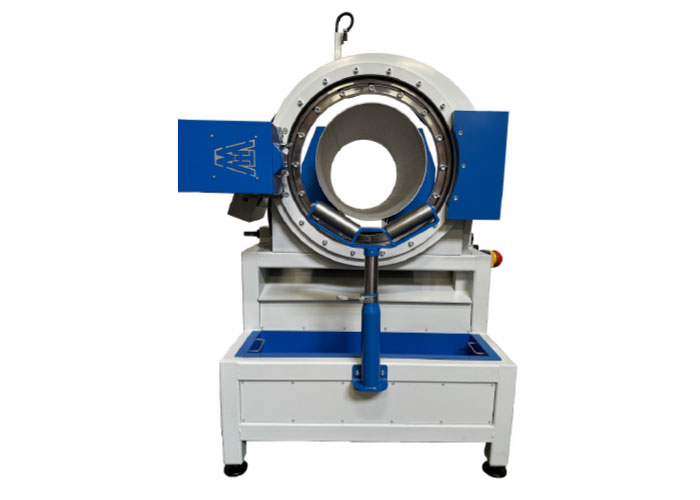 De nieuwe WPS-12-24 pijpzaagmachine is ontworpen voor het snel en haaks afkorten van pijpen met diameters tussen 12” en 24”.