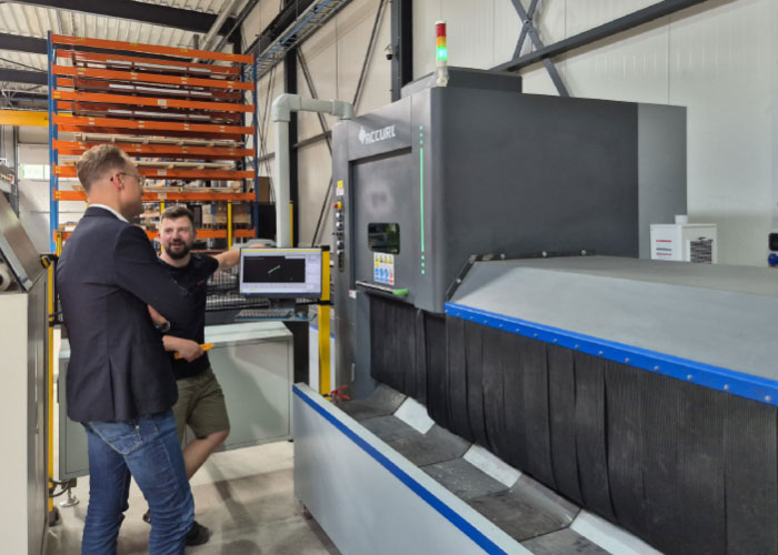 De keuze voor het instapmodel TubeLINE buislaser is volgens Maik Wensink van Tuwi/Accurl Benelux slim: “De techniek van een buislaser is complexer dan die van een vlakbedlaser. Deze machine stelt Camps in staat veel werk te verrichten én ervaring op te doen, met het oog op een eventuele upgrade in de toekomst.”