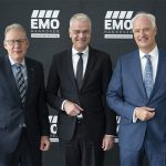 VDW-directeur Markus Heering, AI-expert Christian Brecher en EMO-Commissaris Carl Martin Welcker bij de opening van de EMO.