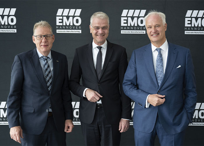 VDW-directeur Markus Heering, AI-expert Christian Brecher en EMO-Commissaris Carl Martin Welcker bij de opening van de EMO.
