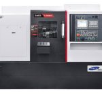 Humacs Krabbendam toont het CNC-draaicentrum SMEC SL2000BSY. Automatisering maakt deze machine nog aantrekkelijker voor moderne productieomgevingen. Op METAVAK wordt dat getoond met een RoboJob TurnAssist 200.