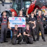 Het team van Demmink Mechanisatie heeft de OOM Award 2025 voor de regio Noord-Nederland gewonnen. Volgens het juryrapport heeft Demmink een heel duidelijke visie op opleiden en de groeistimulans van medewerkers. (Foto: Olivier Huisman)