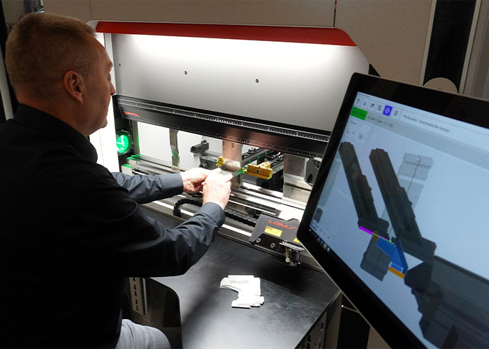 Bystronic heeft in Heteren alles samen gebracht: sales, service, software, revisie, gebruikte machines en een demoruimte met diverse plaatbewerkingsmachines.