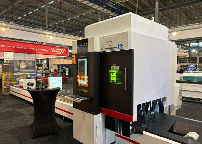 Een van de buislasers op de stand van Lumixz is verkocht aan Van Leeuwen Techniek. De machinebouwer ziet deze investering als een belangrijke stap in de verdere automatisering én in het verbeteren van de efficiëntie binnen de productie.
