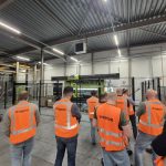 De SafanDarley R-Brake combineert kantbanktechnologie met robotgestuurde automatisering. In de demo zagen bezoekers hoe het volledige buigproces - van beladen tot afstapelen - automatisch verliep.