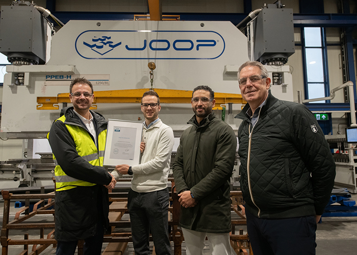 V.l.n.r. Enrico Sbrighi (SSAB), Elbert van Zanten, Johnathan Jacobus en Bart Kroesbergen. (Foto: Maarten Sprangh)