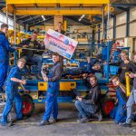 De stemming zit er goed in bij MDE Machinebouw, nadat bekend is geworden dat het bedrijf is genomineerd voor de OOM Award Gelderland. (Foto: Olivier Huisman)