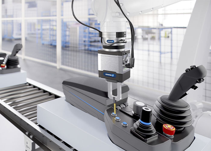 De kracht-momentensensor FTS registreert proceskrachten en -momenten met hoge resolutie en nauwkeurigheid, wat leidt tot precieze resultaten en consistente kwaliteit in de geautomatiseerde productie.