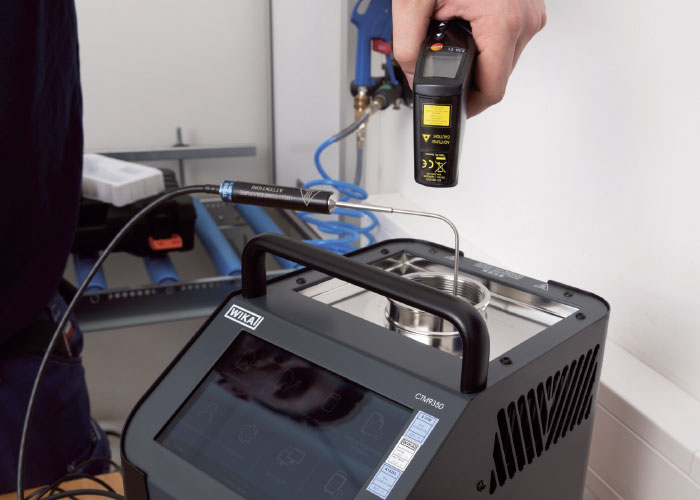 WOCKEN beschikt voor de temperatuurkalibratie over een multifunctionele kalibrator, die meetbereiken van -20 tot +165 graden Celsius merkonafhankelijk kan kalibreren.