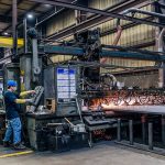 Bij wisselende volumes hoort vaak een grillige geldstroom. Materiaal moet vooruit worden besteld terwijl facturen nog onderweg zijn