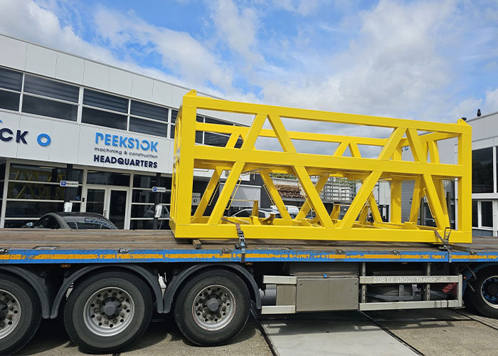 Van groot plaatwerk en zet- en walswerk tot precisie-onderdelen voor machines en installaties: Peekstok maakt het in huis, voor klanten in onder meer de offshore, bouw, scheepsbouw en machinebouw.