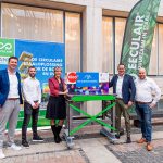 Van Ee Staalspecialisten ontving de 1800e Groeiversneller-voucher van Oost NL in het Provinciehuis in Arnhem uit handen van gedeputeerde Helga Witjes.