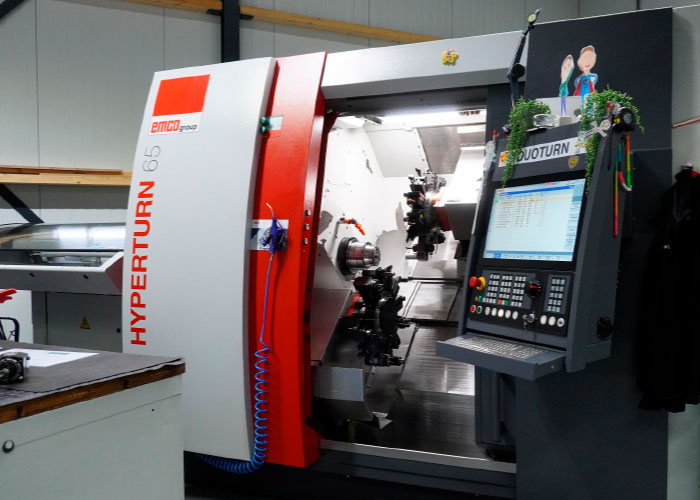 Ook op het gebied van draaien heeft Veehof Precision Machining veel expertise in huis. Ook de draaiafdeling is geautomatiseerd om in de onbemande uren te kunnen produceren.