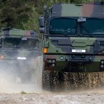 Legertrucks geproduceerd door Rheinmetall.