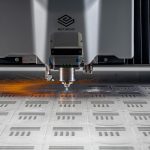 De LS9 past zich automatisch aan de materiaaldikte aan en garandeert een schone, nauwkeurige snede onder alle omstandigheden. De zoomlasersnijkop past de diameter van de laserstraal dynamisch aan, tot het maximale vermogen van 20 kW.