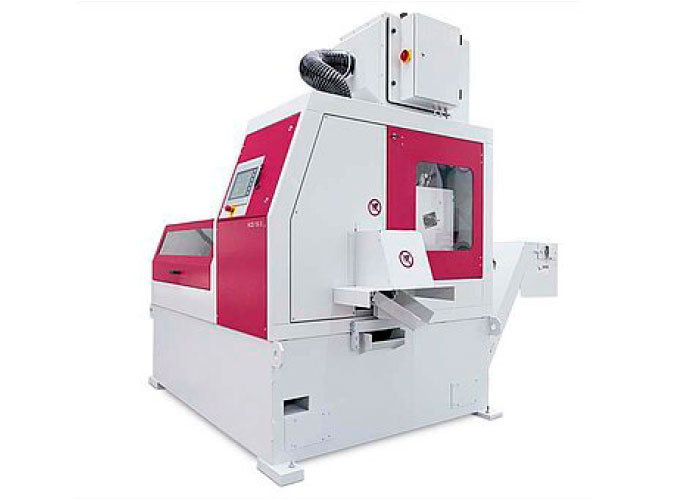 De Eisele HCS 150 E is een geavanceerde automatische cirkelzaagmachine, ontworpen voor hoge zaagsnelheden en constante nauwkeurigheid.