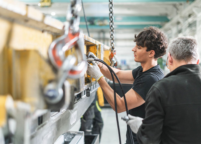 De gietmal wordt met de grootst mogelijke zorg samengesteld.