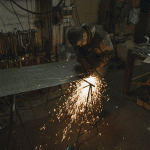 Wanneer een medewerker letsel oploopt of een kostbaar halffabricaat van een klant beschadigd raakt tijdens het bewerkingsproces, kloppen de rekeningen al snel aan de deur.