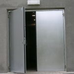 In de praktijk is een brandvertragende deur van 60 minuten een veelgekozen oplossing voor industriele gebouwen, parkeergarages en trappenhuizen in utiliteitsprojecten