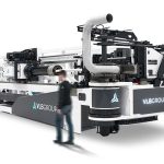 De basis van het machineprogramma van VLB Group is de EB Series. De EB HD-UD is een heavy-duty, volledig elektrische buigoplossing voor maximale snelheid en precisie. Deze machine buigt diameters tot 150 mm.