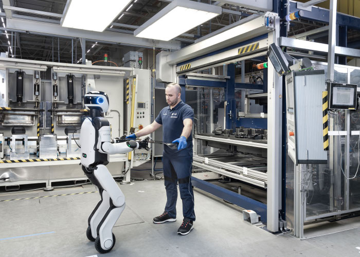 De ervaring van BMW is dat de inzet van humanoïde robots op grote belangstelling stuit bij de medewerkers en snel uitgroeit tot een vanzelfsprekend onderdeel van het dagelijkse werk.