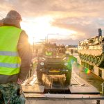 Logistiek gaat volgens Generaal b.d. Mart de Kruif de grootste groeimarkt binnen defensie worden. (Foto: Ministerie van Defensie)