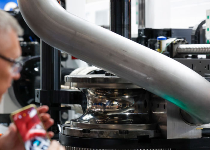 Het thematische spectrum van Tube loopt van buisproductie, -verwerking en -handel tot machines en installaties.