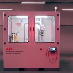 Dankzij de eenvoudige toevoeging van nieuwe gereedschappen en accessoires is de nieuwe cel van ABB Robotics flexibel in omgevingen met een hoge productvariatie.