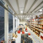 Plaatmateriaal neemt veel ruimte in en vraagt om zorgvuldige handling. Door de afmetingen, het gewicht en de kwetsbaarheid moeten bedrijven opslag en verplaatsing goed organiseren