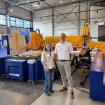 Claudia en Nic Wouters bij de high-end MicroStep MG machine.